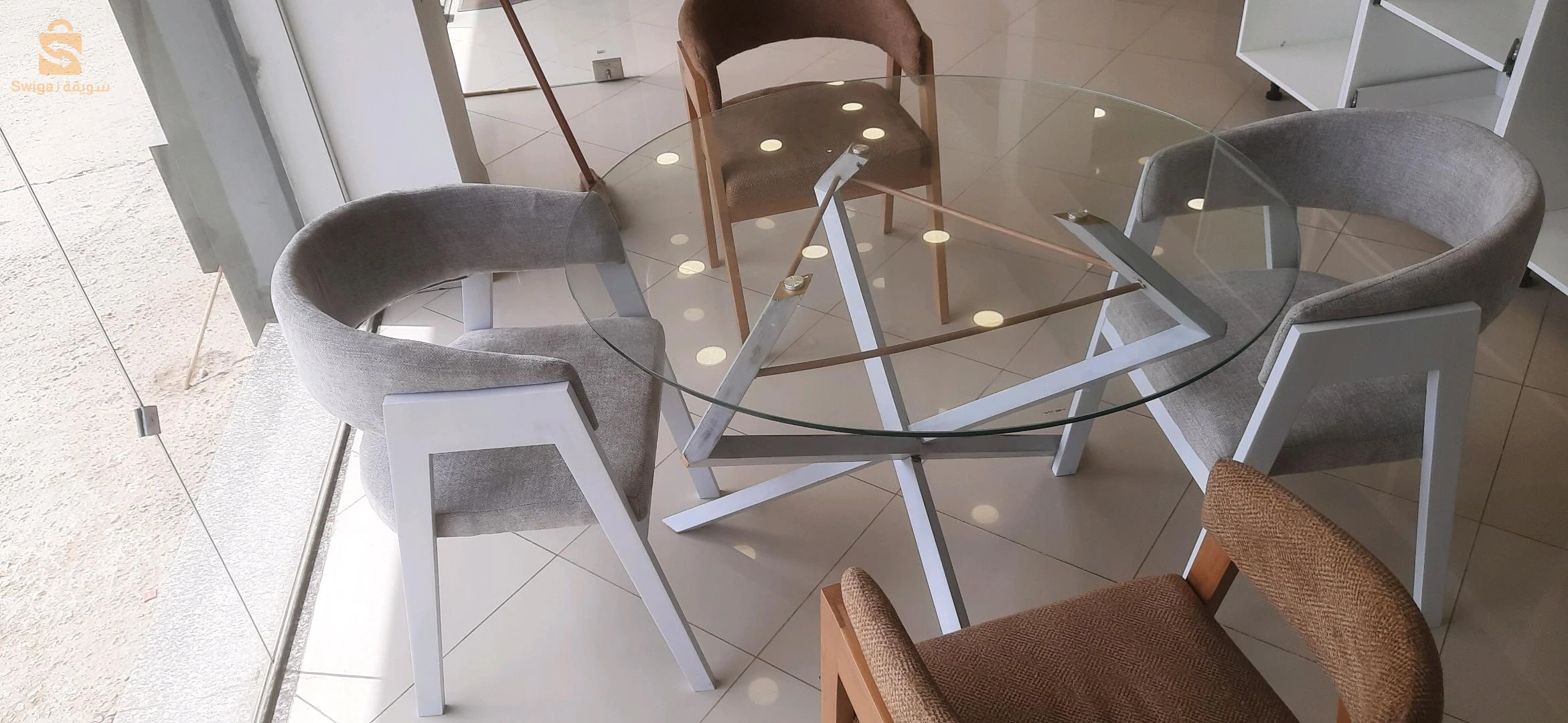طاولة 4 كراسي