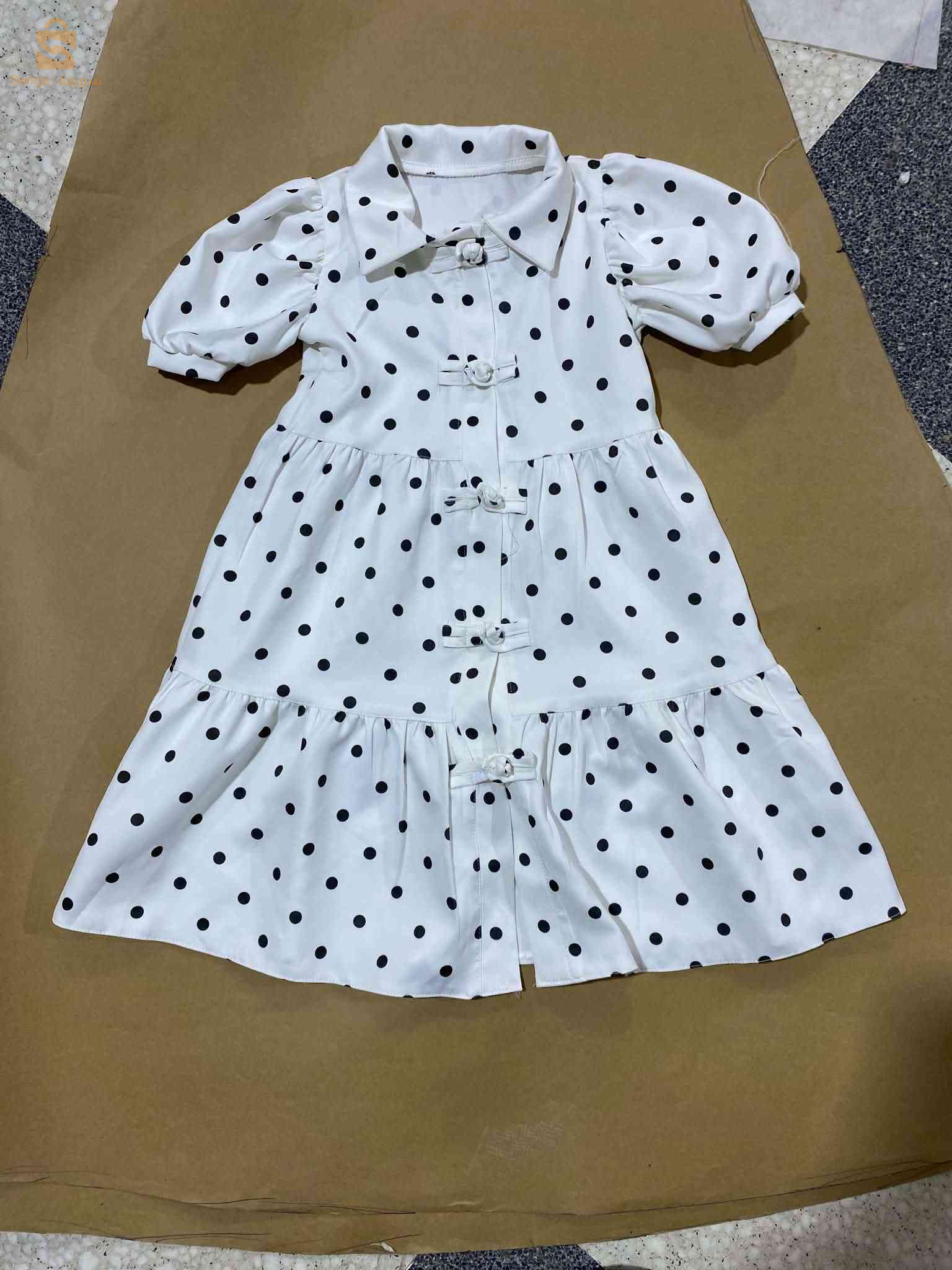 ملابس بنات صغار