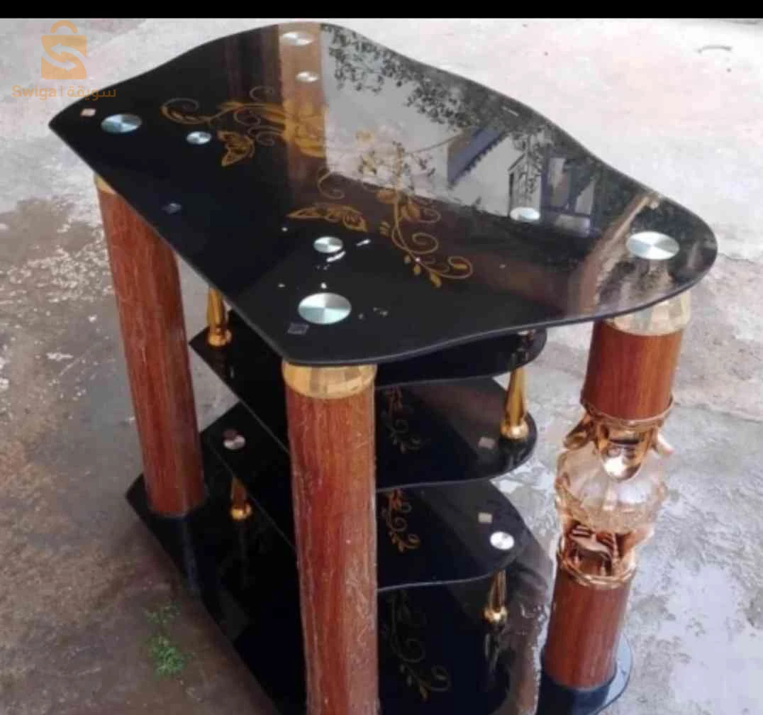 طاولة تلفزيون