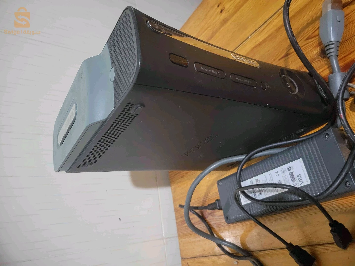 Xbox 360 Élite avec 3 manettes