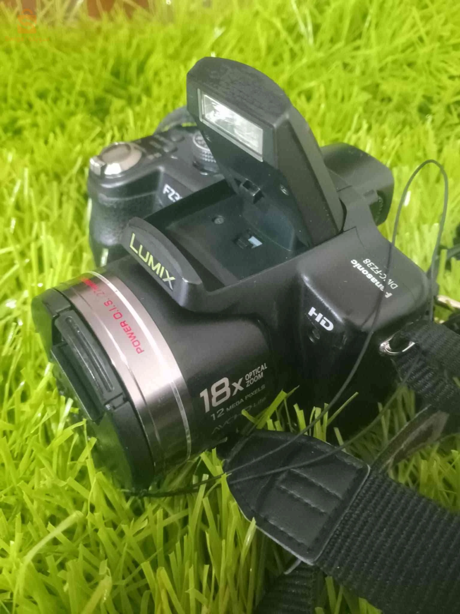 كاميرا lumix fz38.
كاميرا نقية وجديدة 9.5/10
يجي معاها شارجور اوريجينال + باطري + كرط مموار  + حزام
سعر مليون وستمية توصيل متوفر