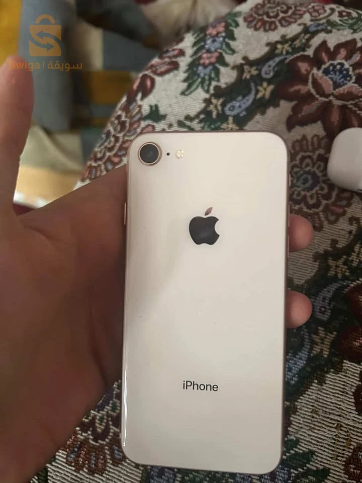 أيفون8