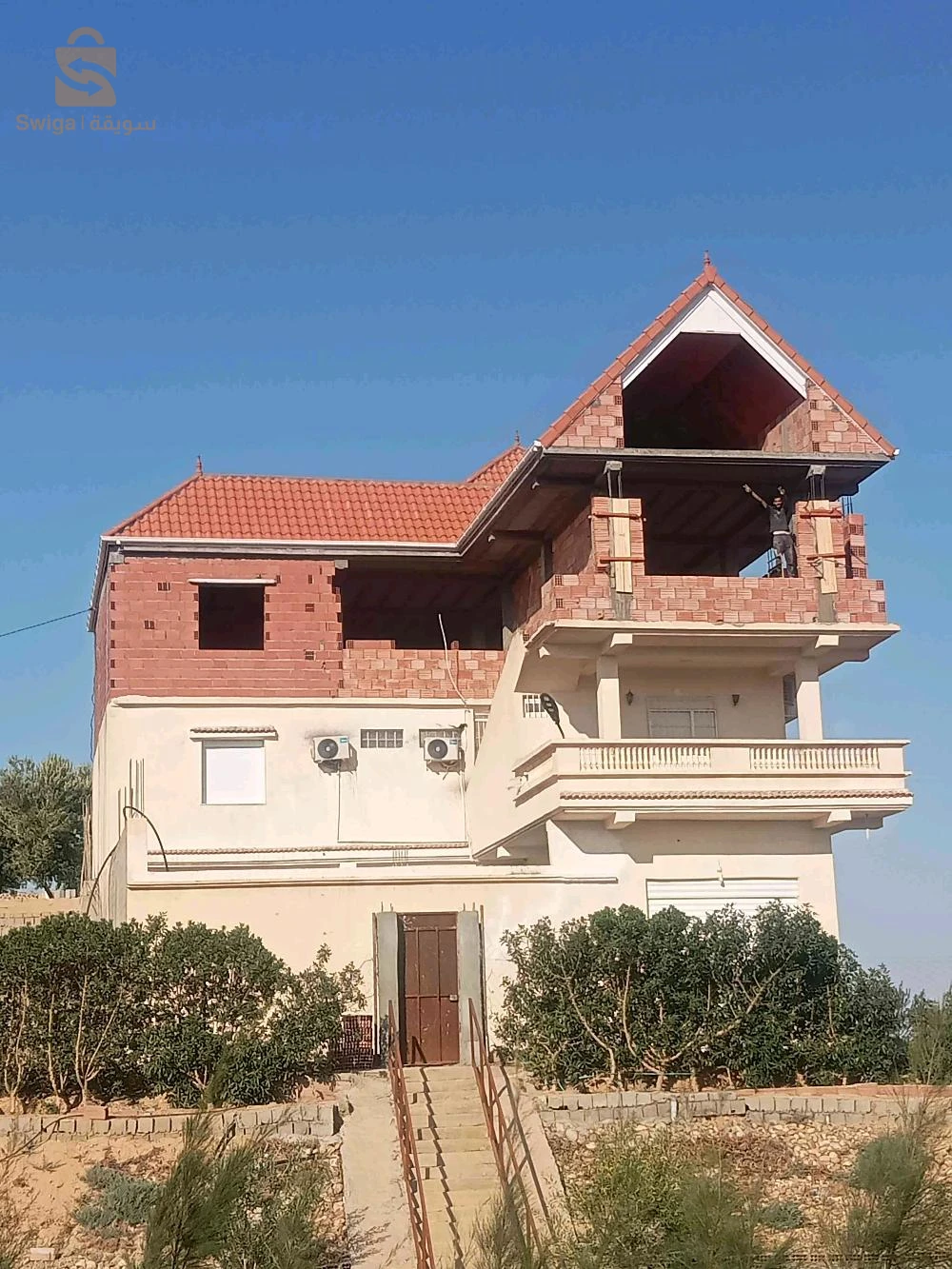 Charpente en bois et tuile