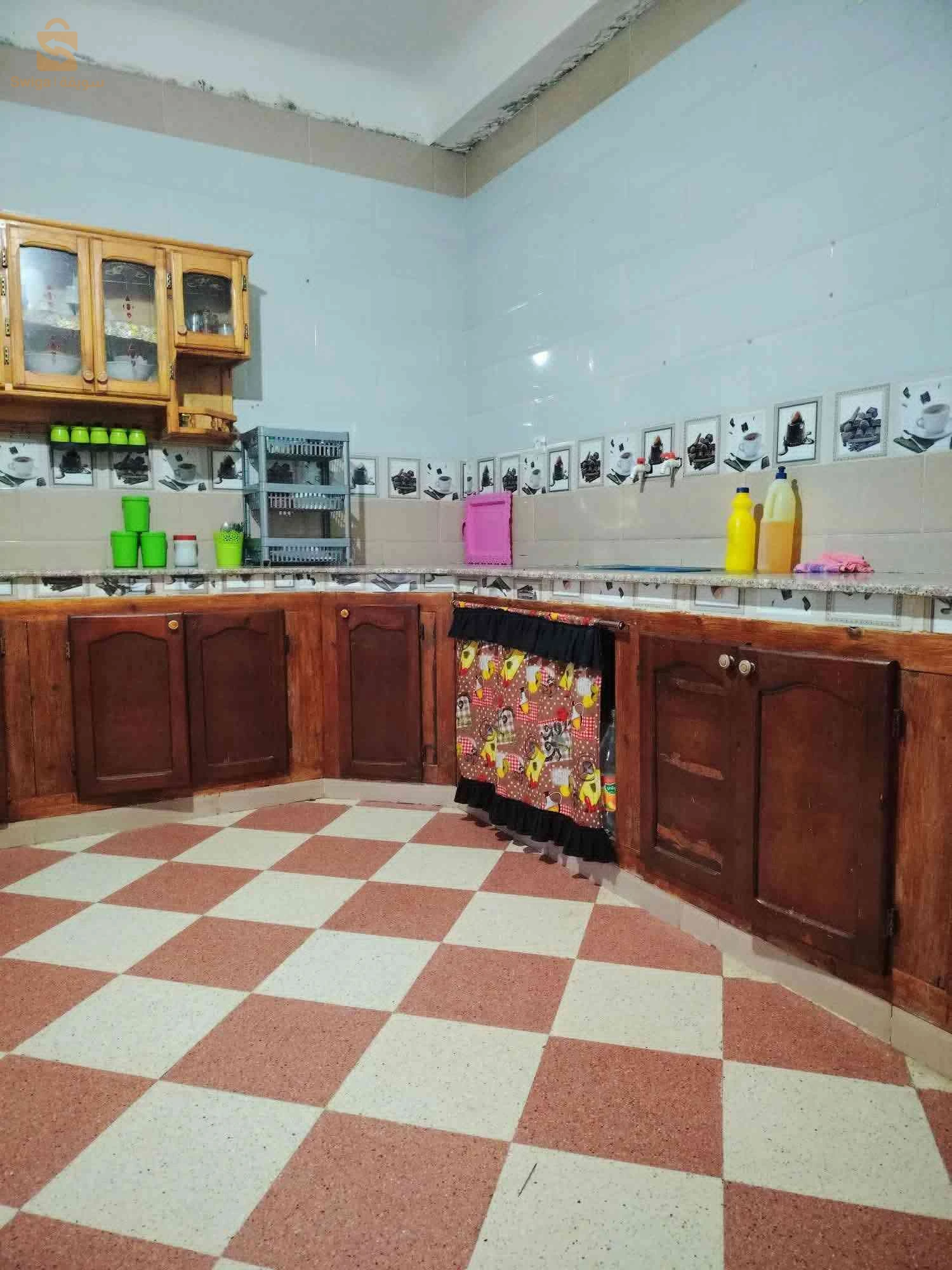 سكن للبيع ذو واجهتين في عين وسارة