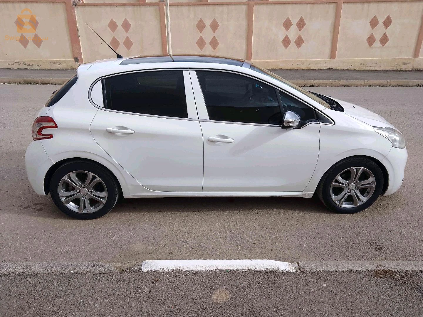 Peugeot 208 2013 BATNA