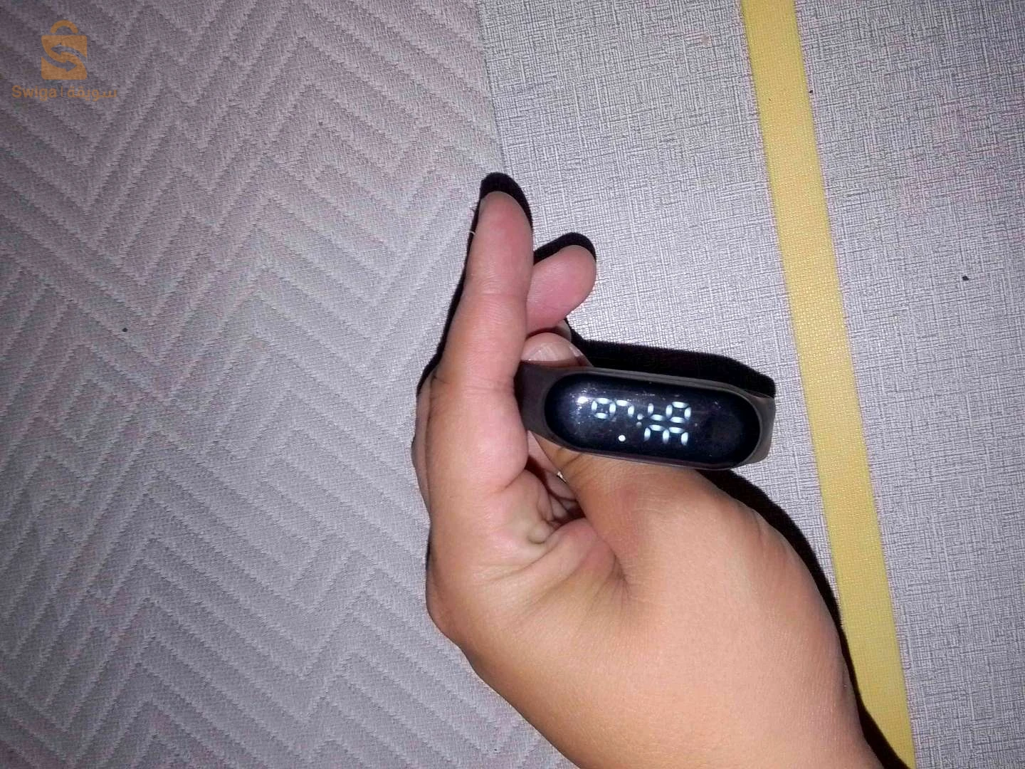 ساعة إلكترونية LED عصرية