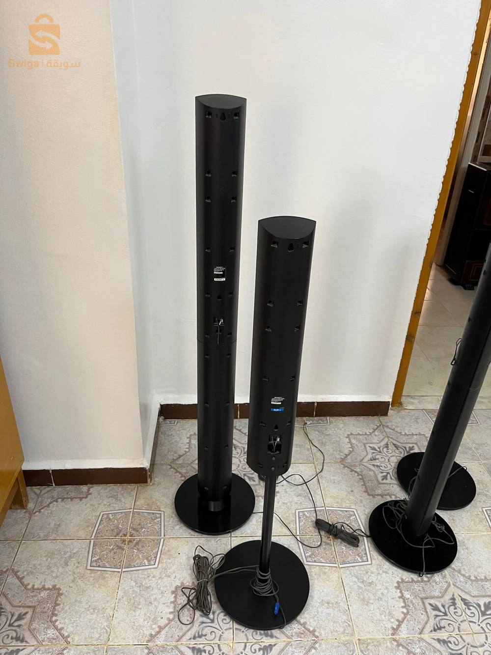 Le système de cinéma maison représenté est le Sony DAV-DZ840 (ou DAV-DZ840K/DAV-DZ840M), un ensemble audio vidéo 5.1.