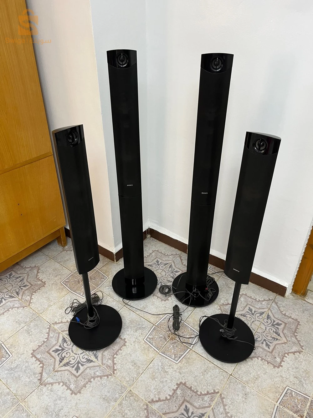 Le système de cinéma maison représenté est le Sony DAV-DZ840 (ou DAV-DZ840K/DAV-DZ840M), un ensemble audio vidéo 5.1.