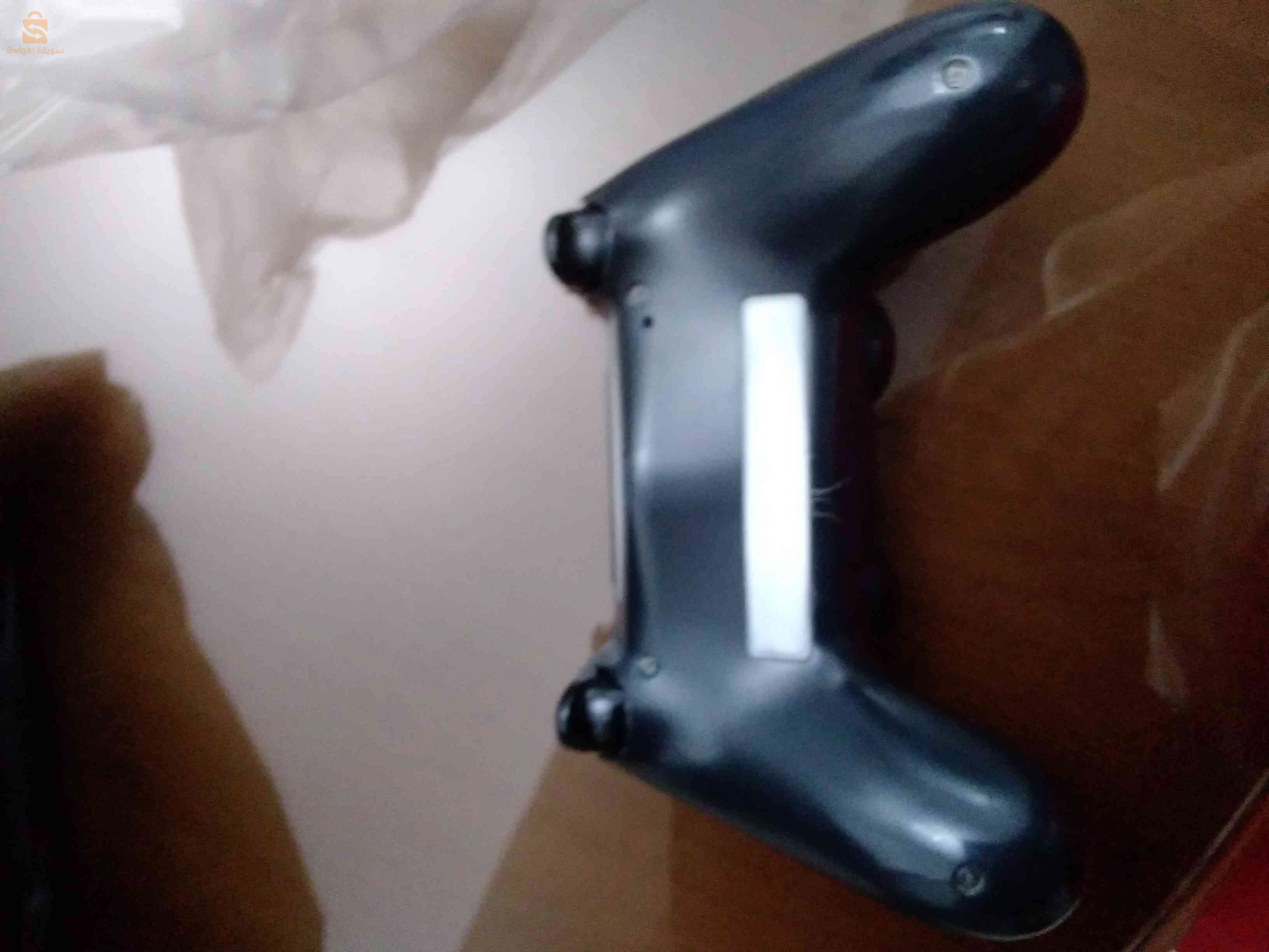 PS4 للبيع مستعمل في حالة جديدة