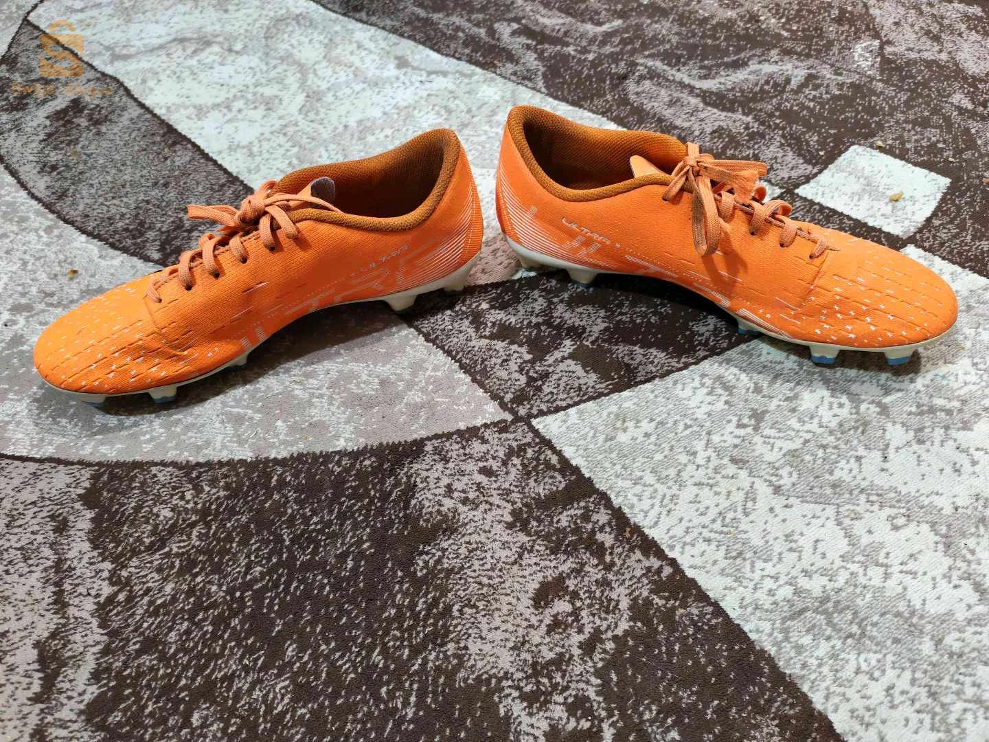 Soulier de foot Puma p42 très bon état