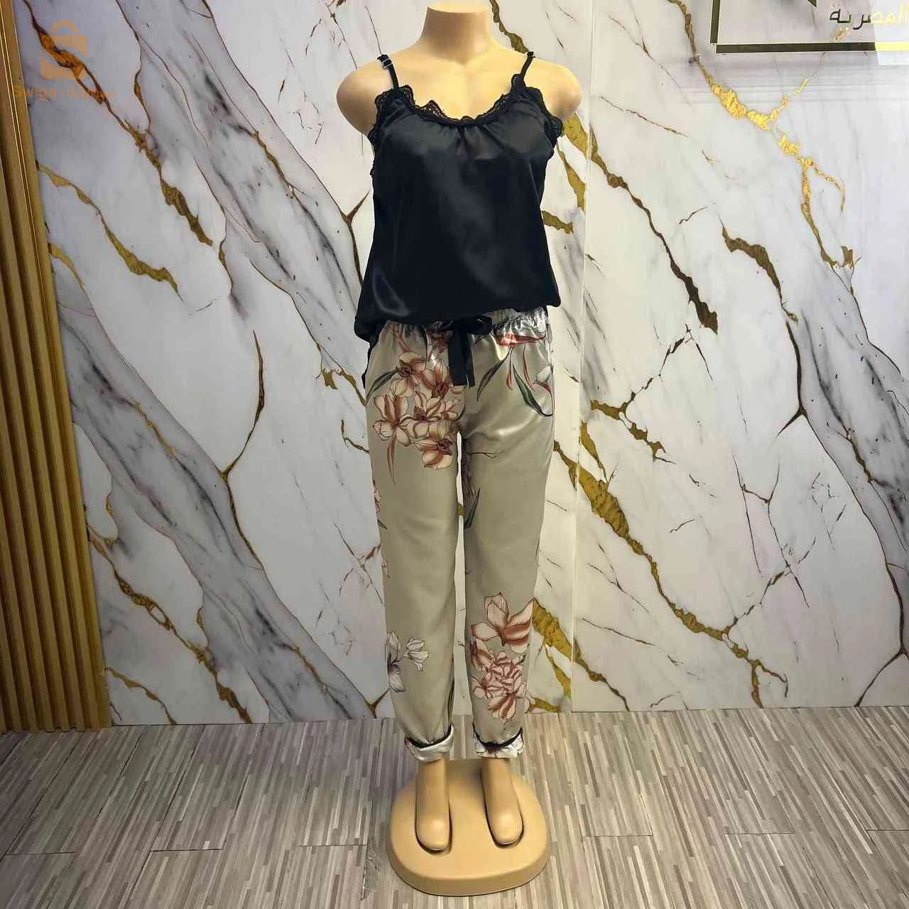 بيجامة ساتان نسائية ناعمة - مقاس كبير