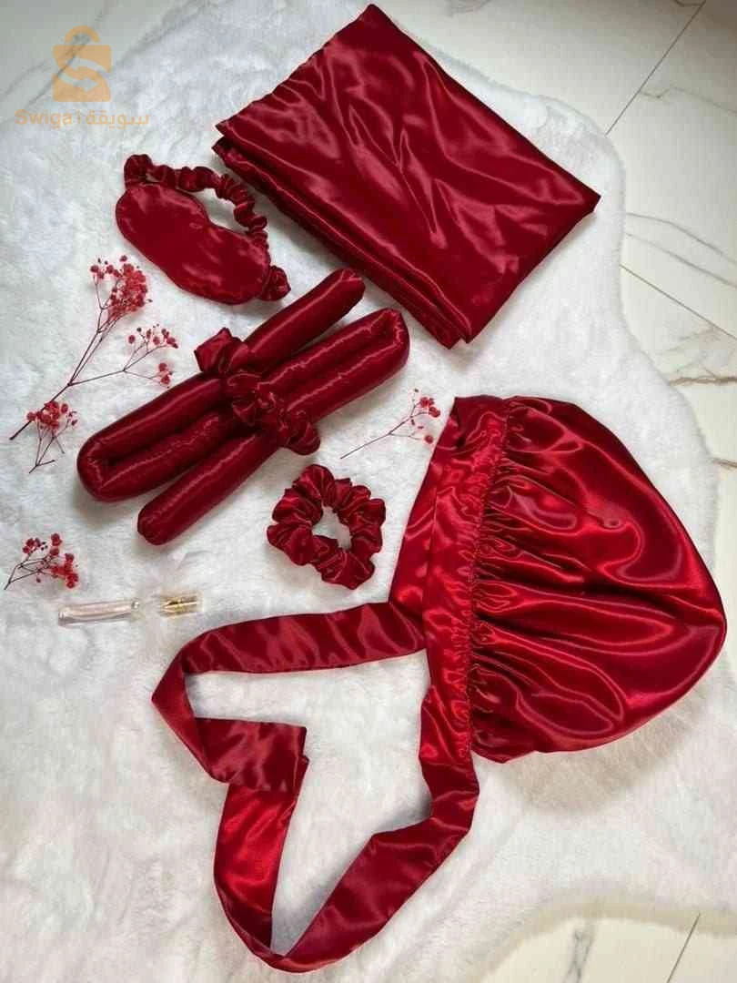 ✔️ وسادة ساتان
✔️ بونيه ساتان
✔️ ربطة شعر
✔️ 2 شوشو
✔️ بوكلور بدون حرارة