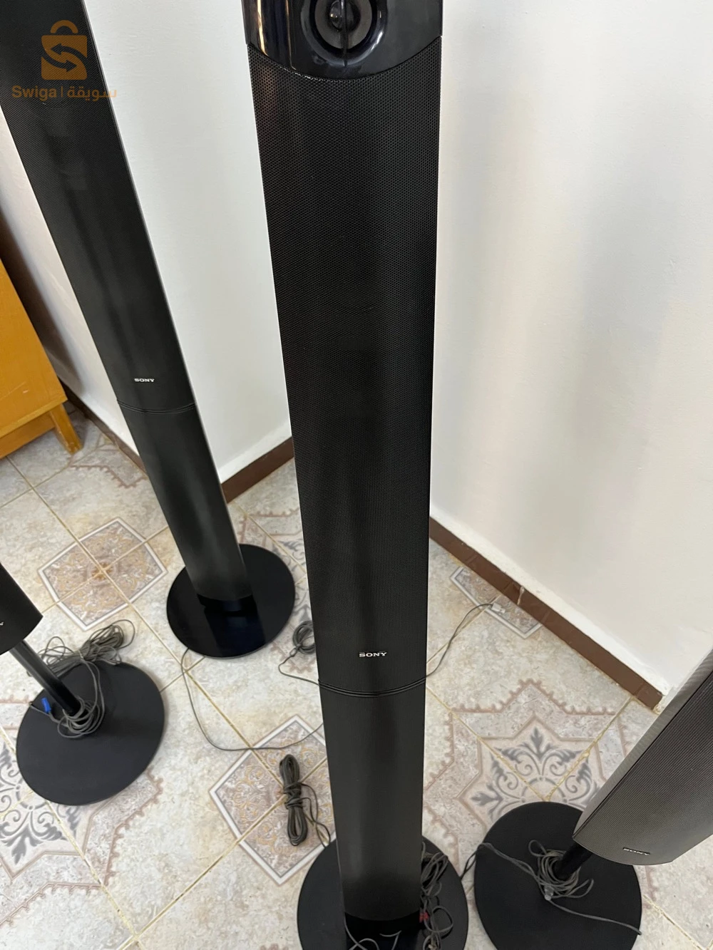 Le système de cinéma maison représenté est le Sony DAV-DZ840 (ou DAV-DZ840K/DAV-DZ840M), un ensemble audio vidéo 5.1.