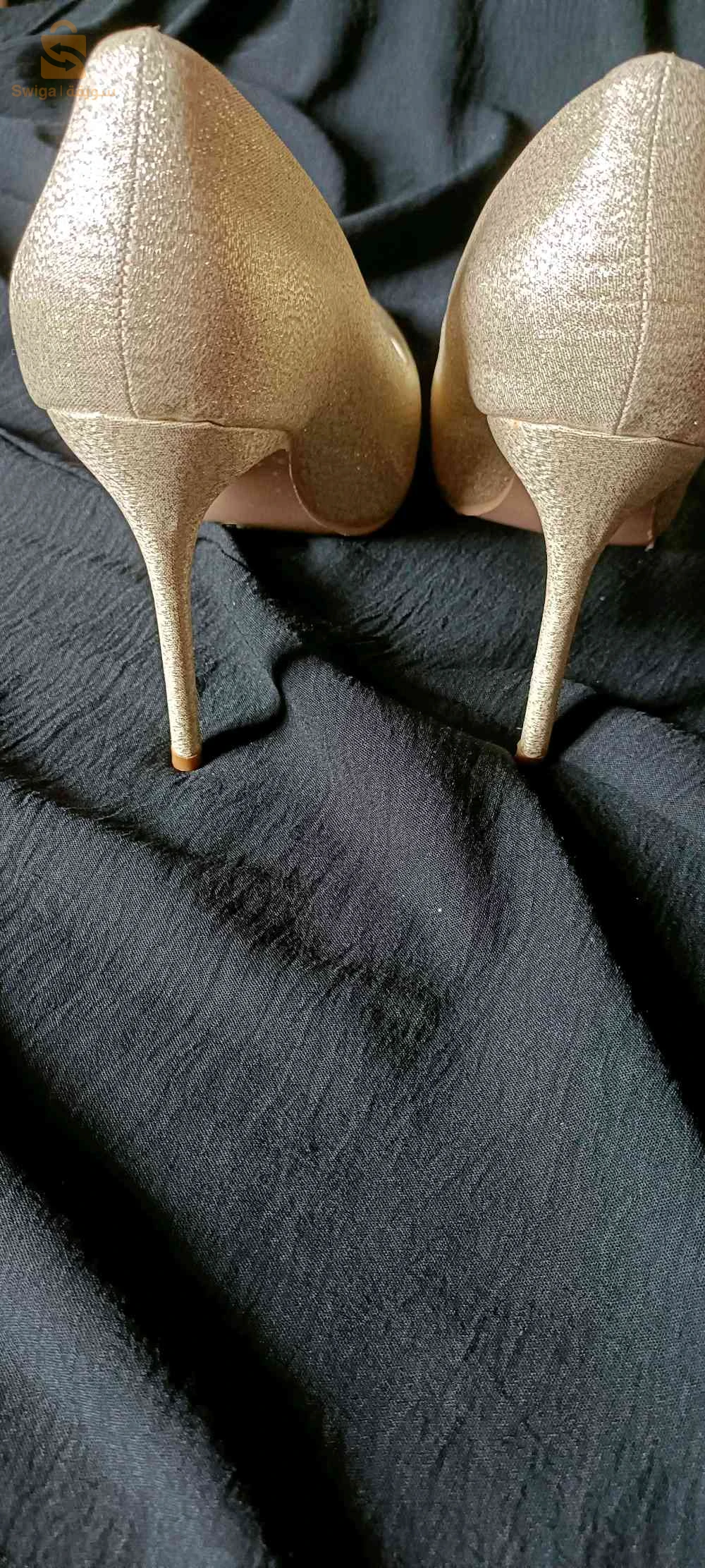 chaussure et Bouchette soirée en doré