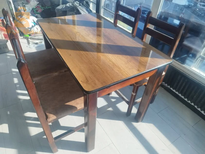 6tables et 4chaises