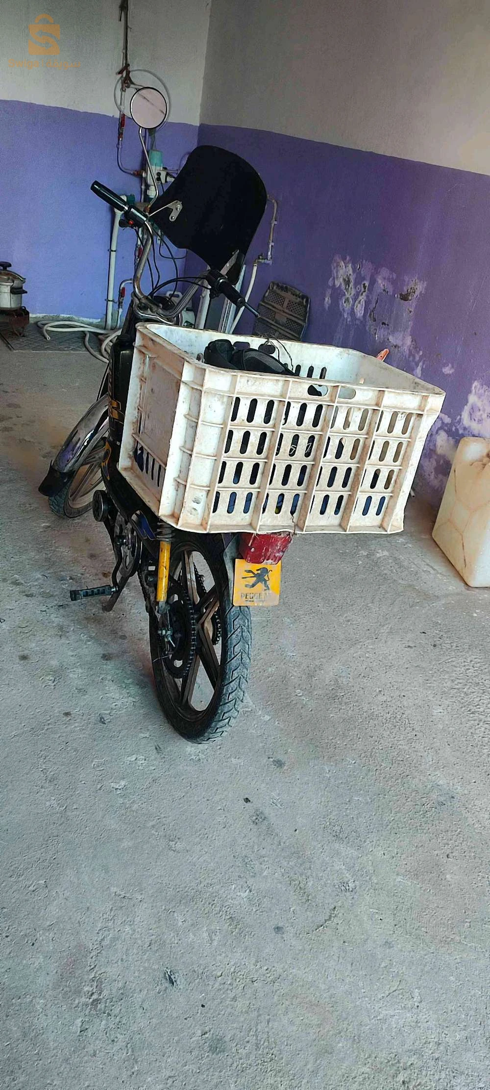 دراجة نارية Peugeot 103 للبيع بحالة جيدة