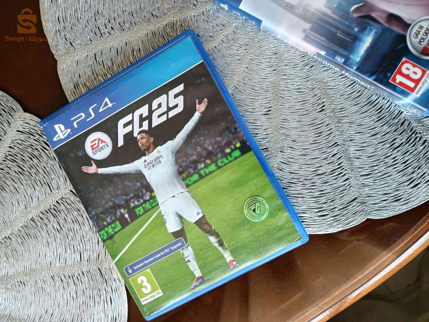 PS 4 pro online jami meftou7a + 4cd + casque + multi chrjeur+ Les cable التوصيل مجاني