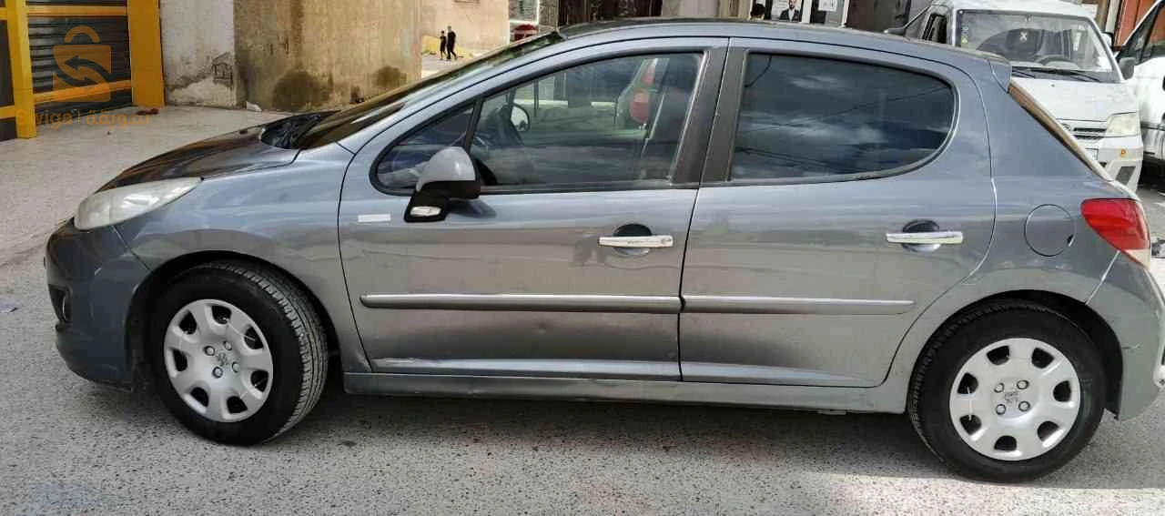 Peugeot 207 2010 OUM EL BOUAGHI