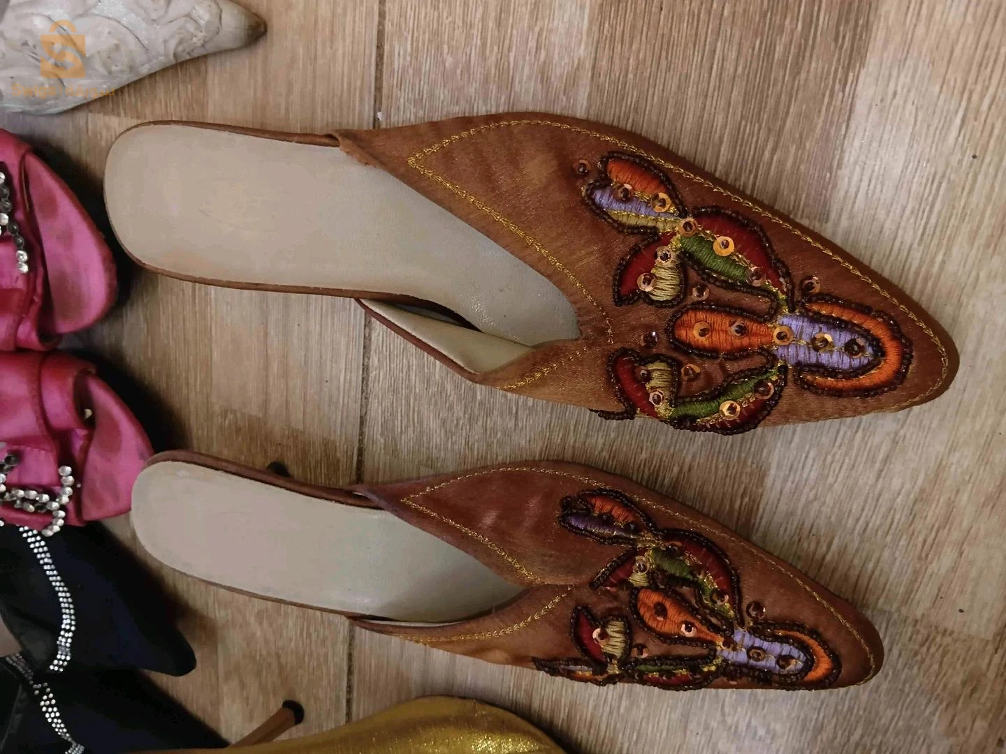 souliers et sandales femmes et filles. sortie et fêtes en bon état