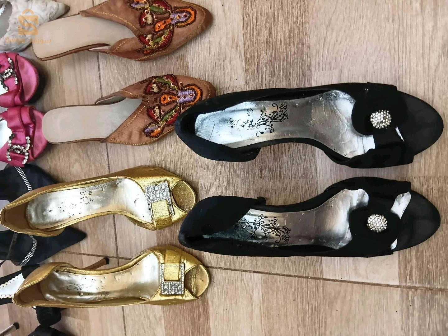 souliers et sandales femmes et filles. sortie et fêtes en bon état