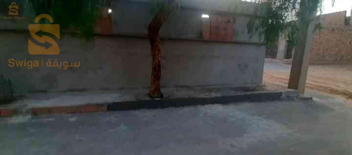 قاراجات للبيع.