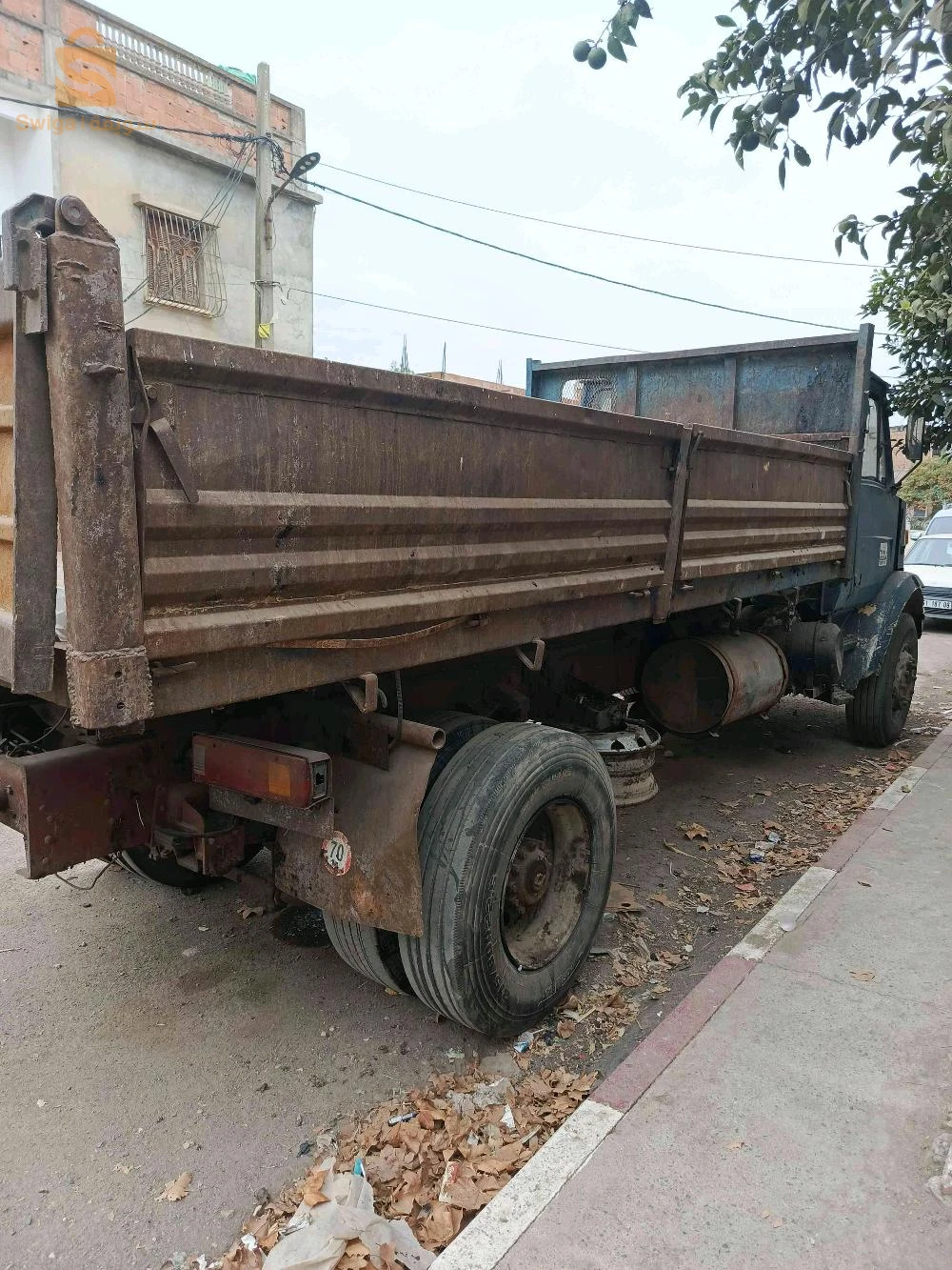 شاحنة للبيع