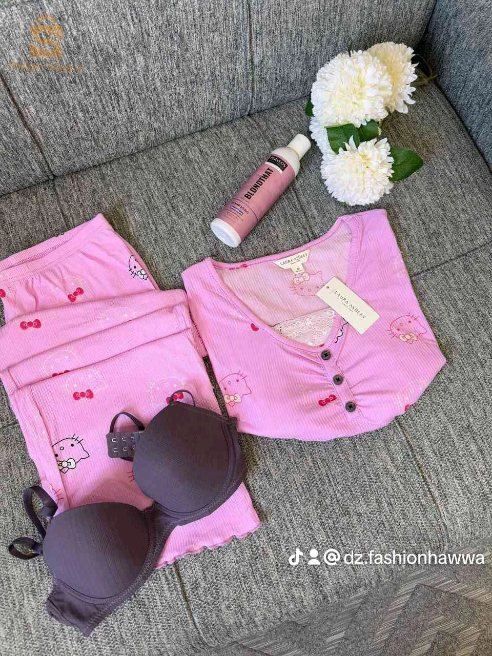 بيجامة laura ashley
قطن لاريور 
لمبرطاسيون
160الف للقطعة 
زوج ب 300الف
متوفر لموتيف و ليطاي
متوفر جملة و ديطاي