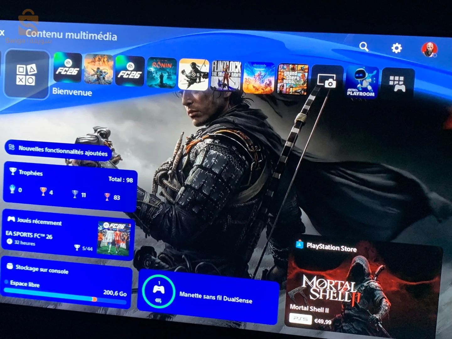 PS5 slim standar + compte PS plus extra + refroidisseur LED
