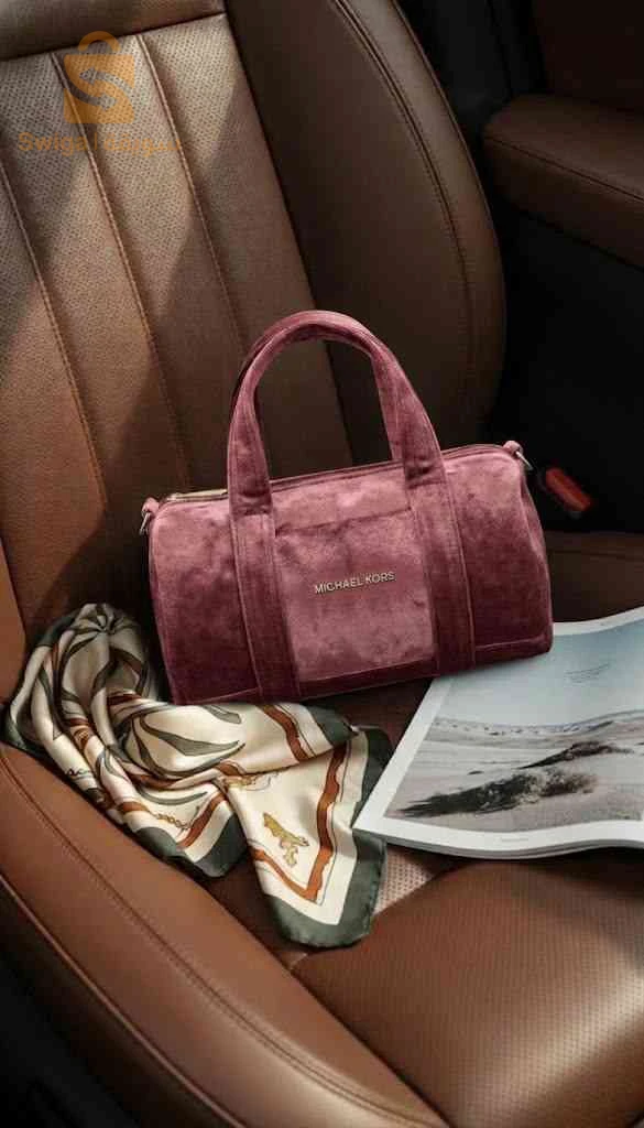 Sac Barrel en veloursصاك نسائي فاخر – أناقة عصرية وجودة تدوم