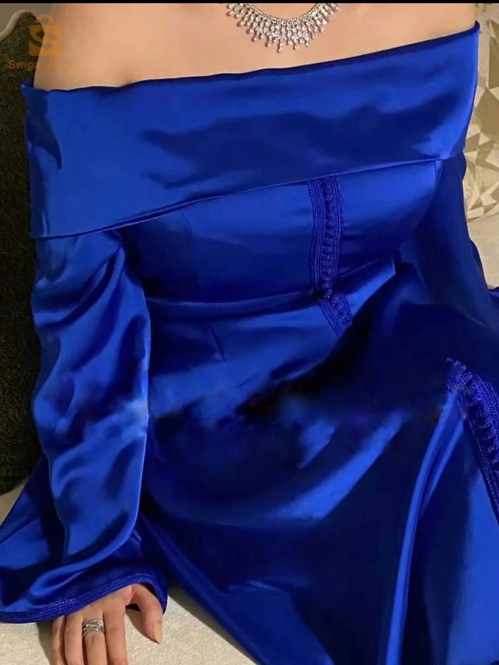 Caftan off shoulder jamais porter