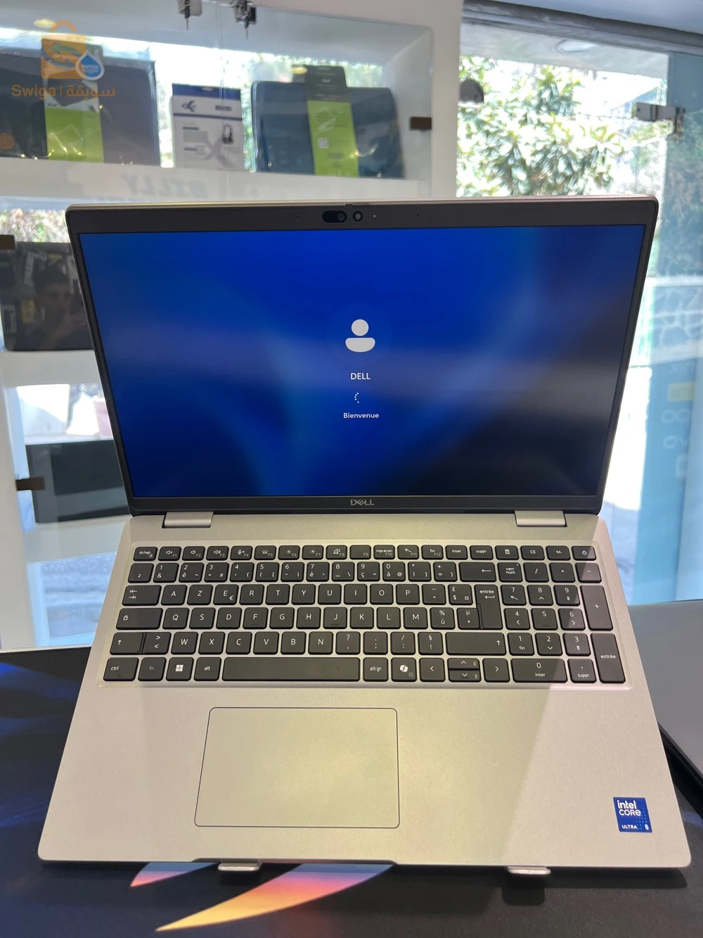 dell 5550 
ultra 5 
125 u 
8 ram ddr5 
512 ssd 
15,6 pouces