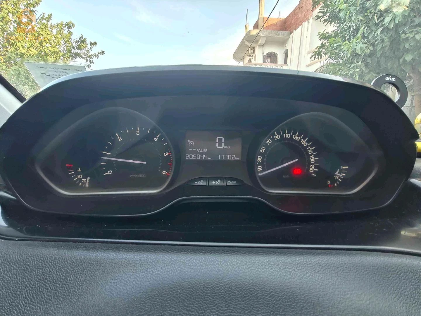 Peugeot 208 2015 MILA