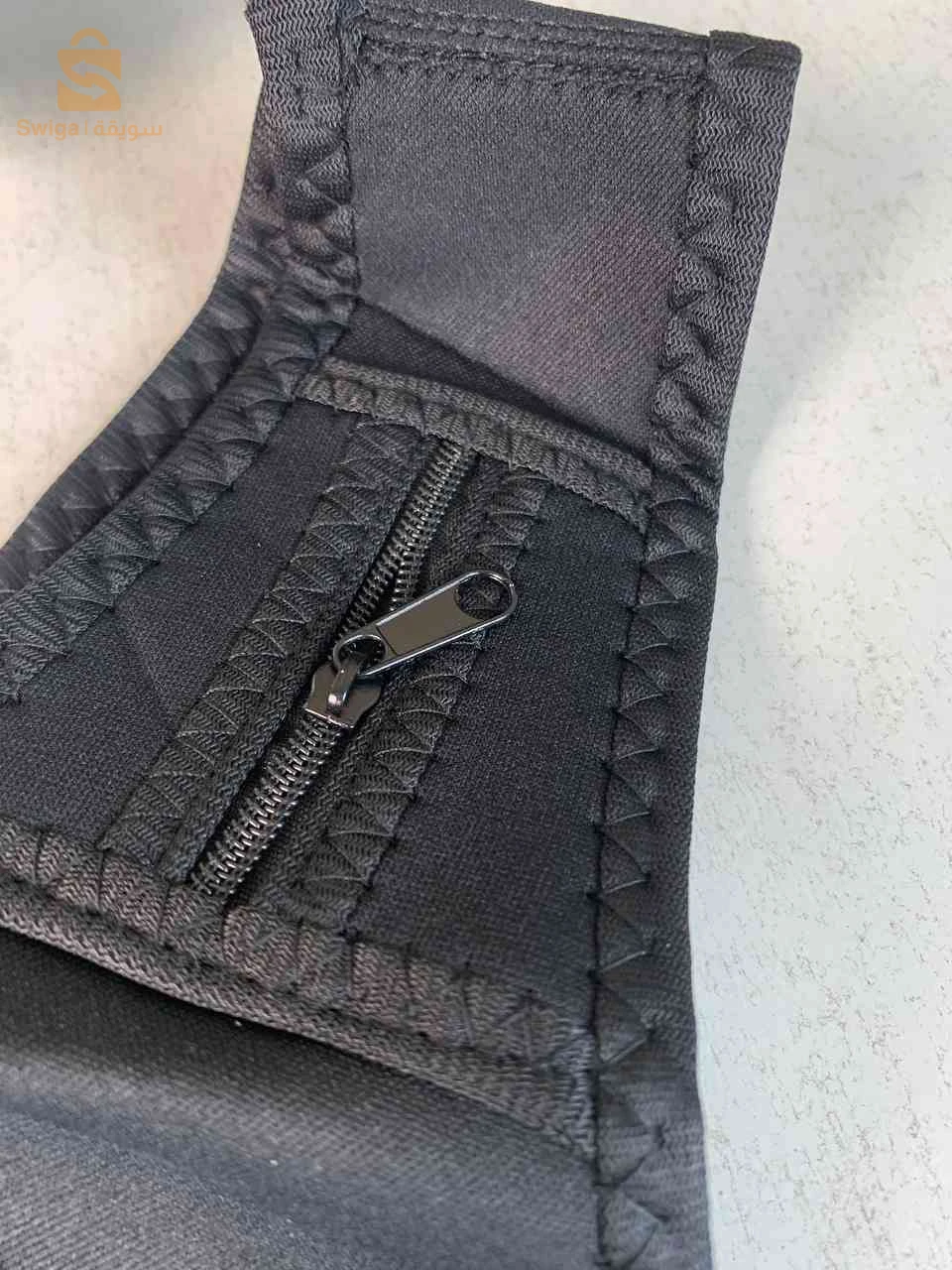 Gilet Support de téléphone pour sports unisex - سترة رياضية لحمل الهاتف للجنسين