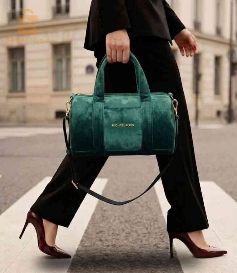Sac Barrel en veloursصاك نسائي فاخر – أناقة عصرية وجودة تدوم