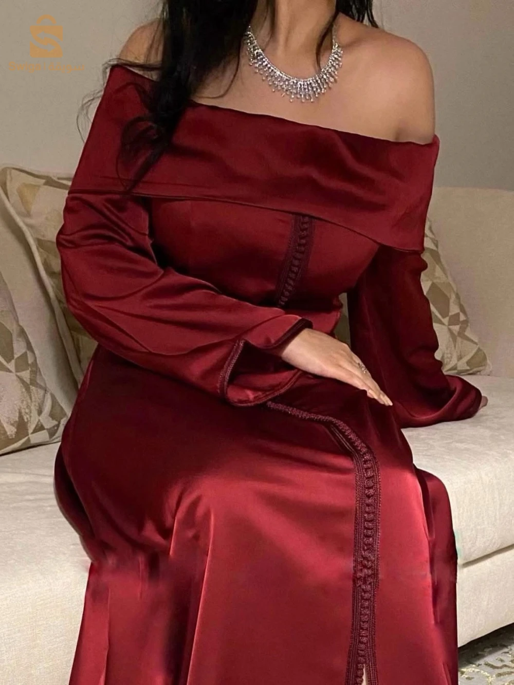 Caftan off shoulder jamais porter