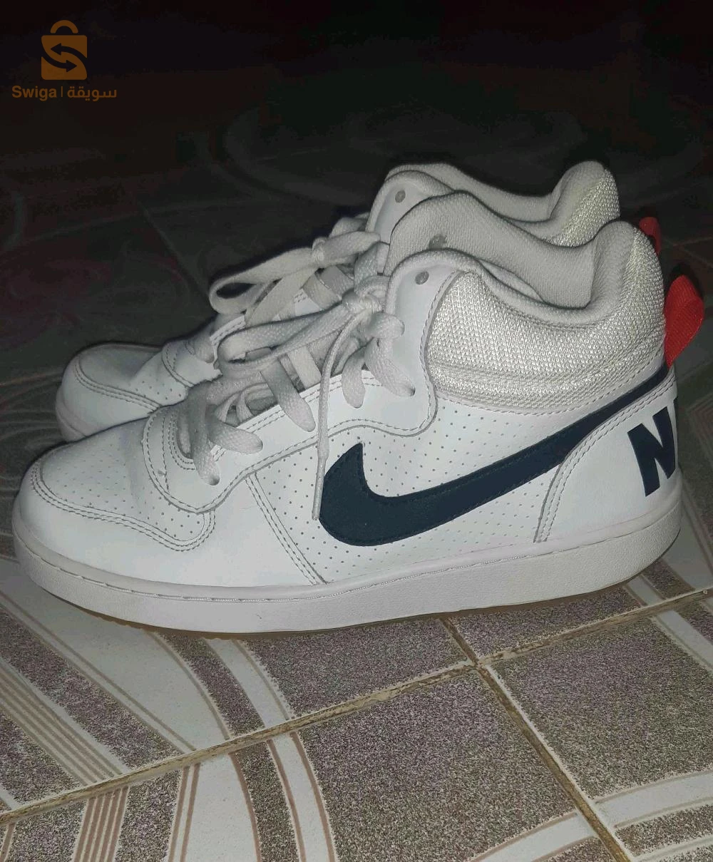 chaussures NIKE blanches