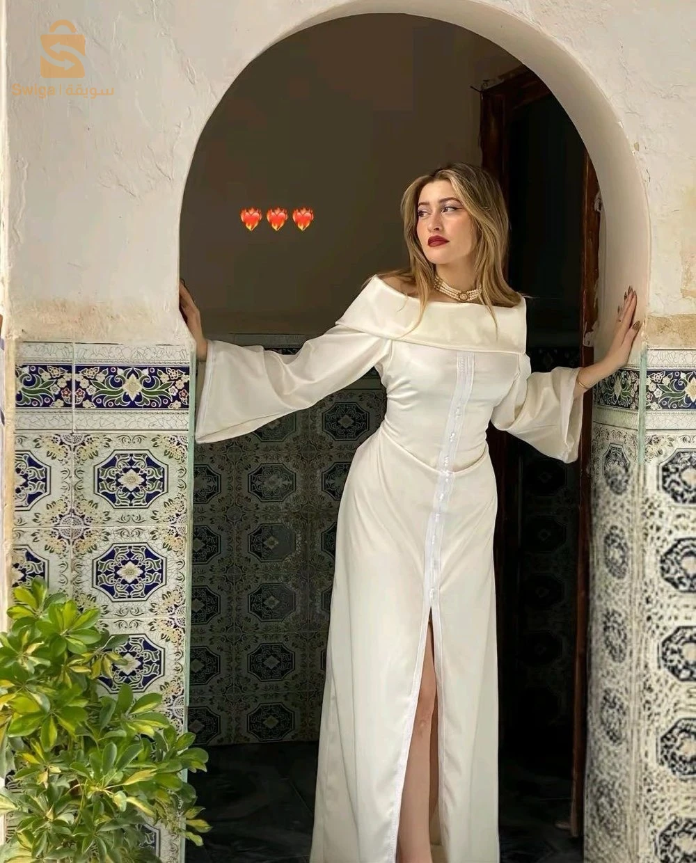 Caftan off shoulder jamais porter