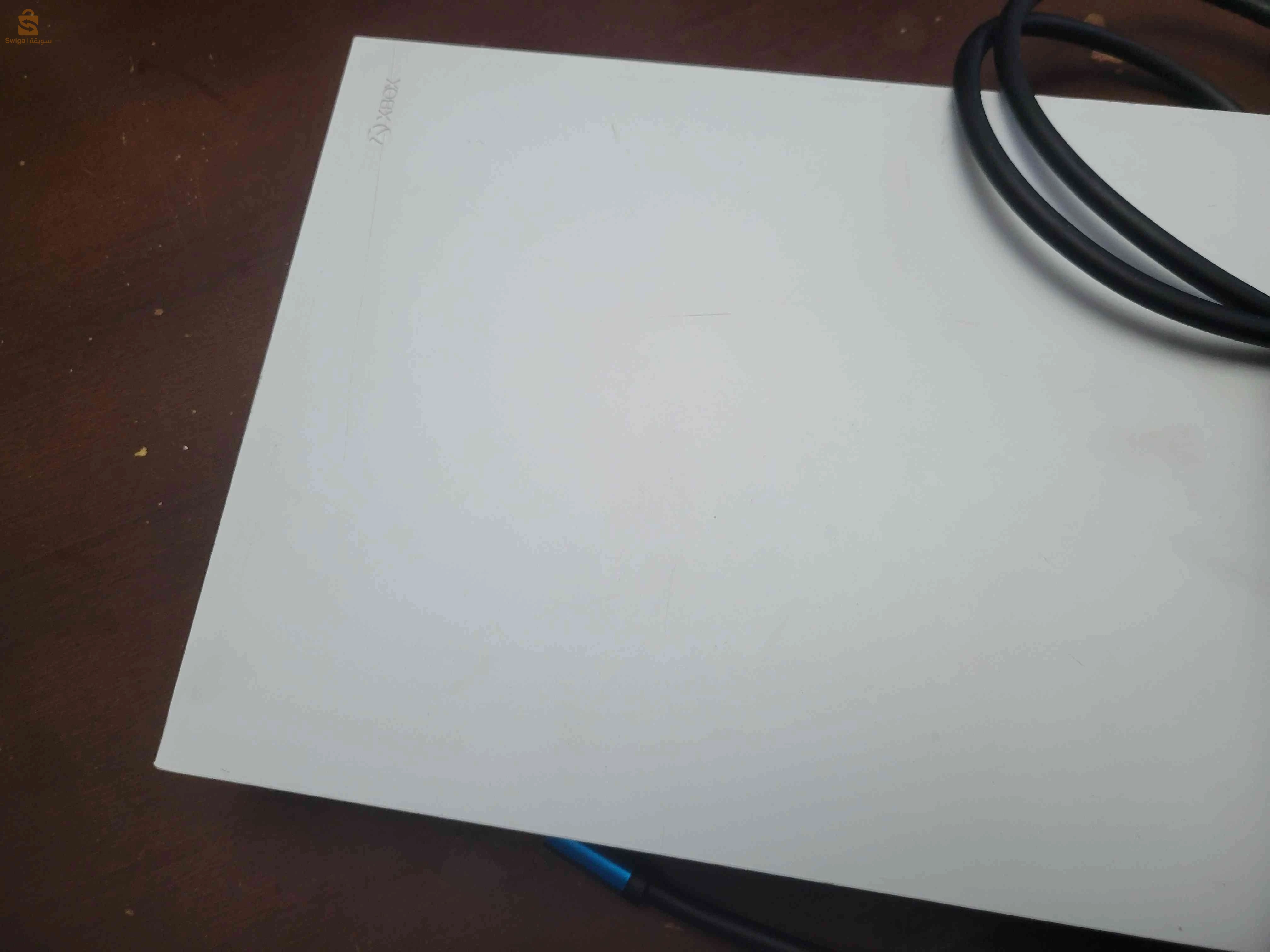 Xbox one X white edition