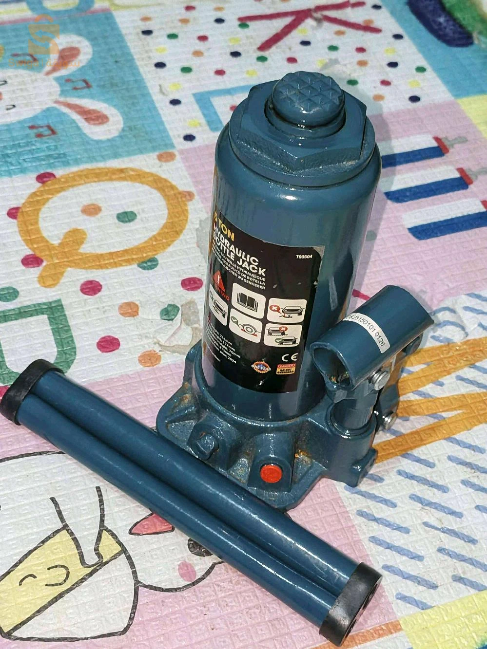 HYDRAULIC BOTTLE JACK
