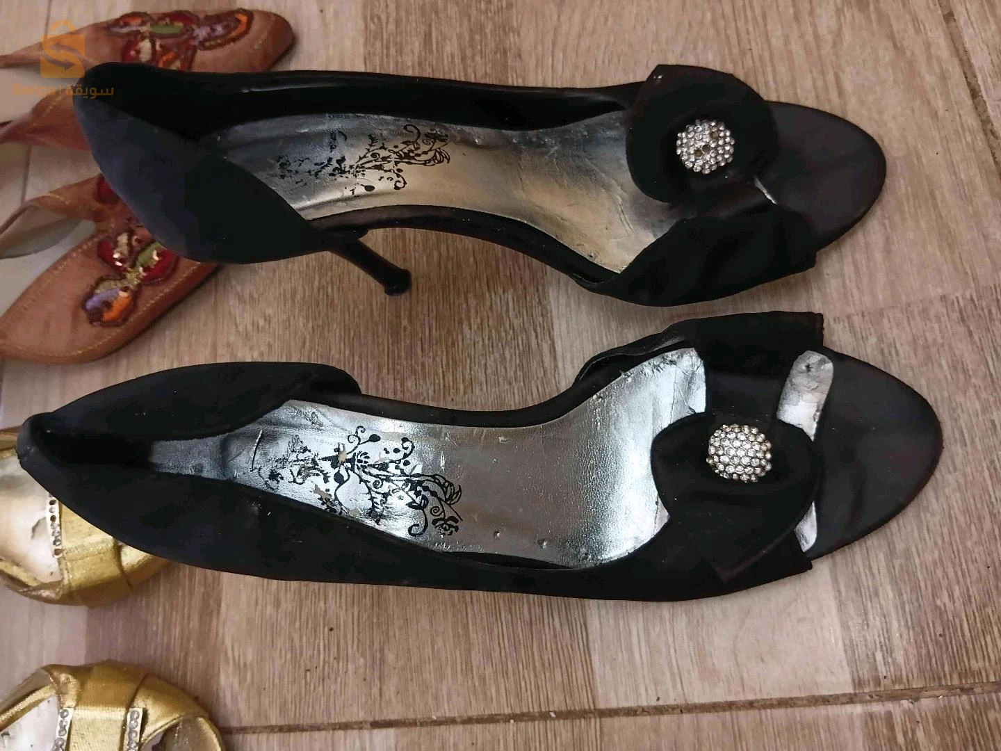 souliers et sandales femmes et filles. sortie et fêtes en bon état
