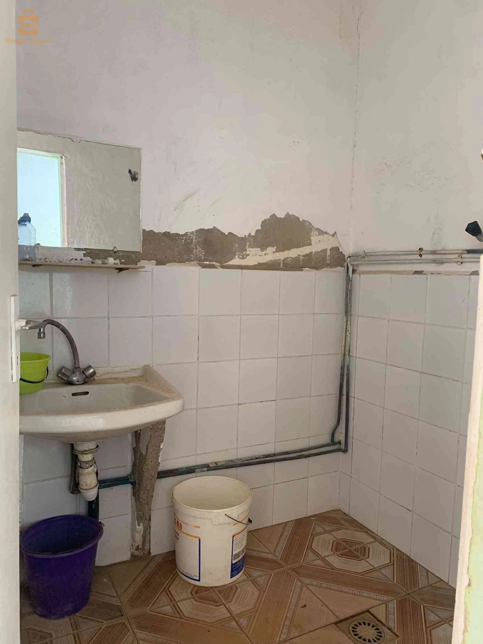 حوش للبيع في حي خرماشة(واد رهيو)
اكتي + ليفري دو فونصي
طابق ارضي+ طابق علوي+ سطح
مساحة اكثر من 400م²