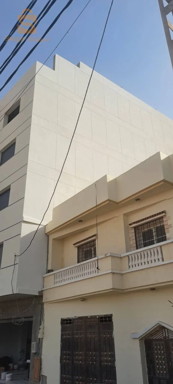 عامل محترف في تزييين الواجهات مونوكوش