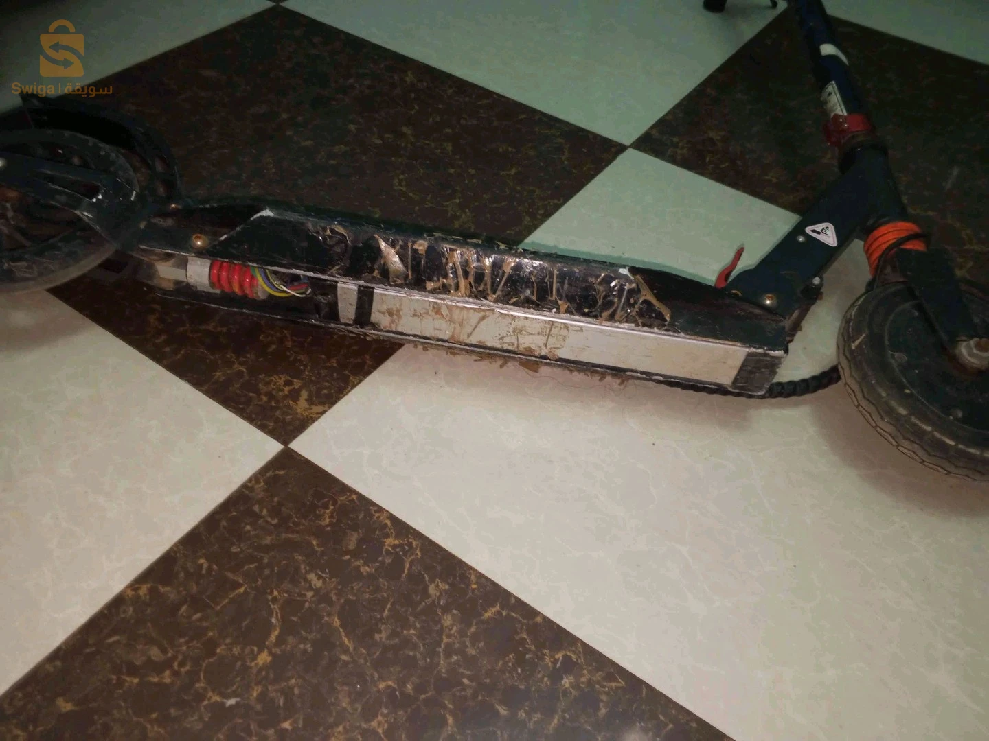 Trotinette électrique sans batterie et chargeur à vendre 
طروتينات كهربائية بدون بطارية و شاحن للبيع