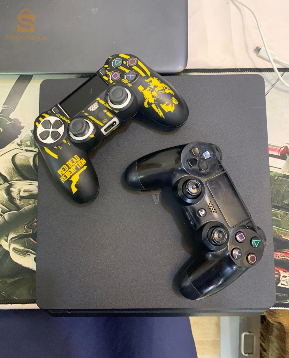 ps4 slime flachi avec 2 manette original  
stockage 500
hen 12.00
etet 10/10