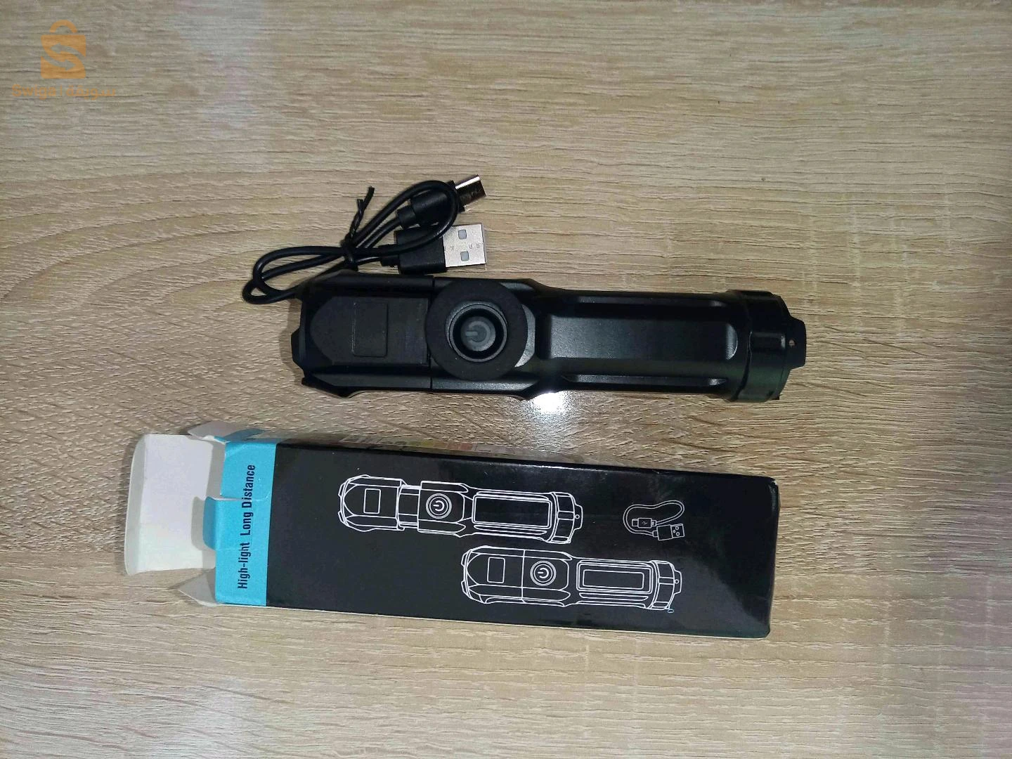 مصباح يدوي LED قوي احترافي اضاءة لمسافة طويلة جدا - قابل للشحن USB ومقاوم للصدمات