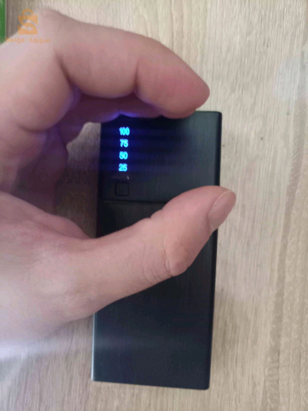 "باور بنك Minicell MN-14 العملاق 40,000mAh - طاقة تدوم لأيام، 3 منافذ شحن، وكشاف LED قوي!"