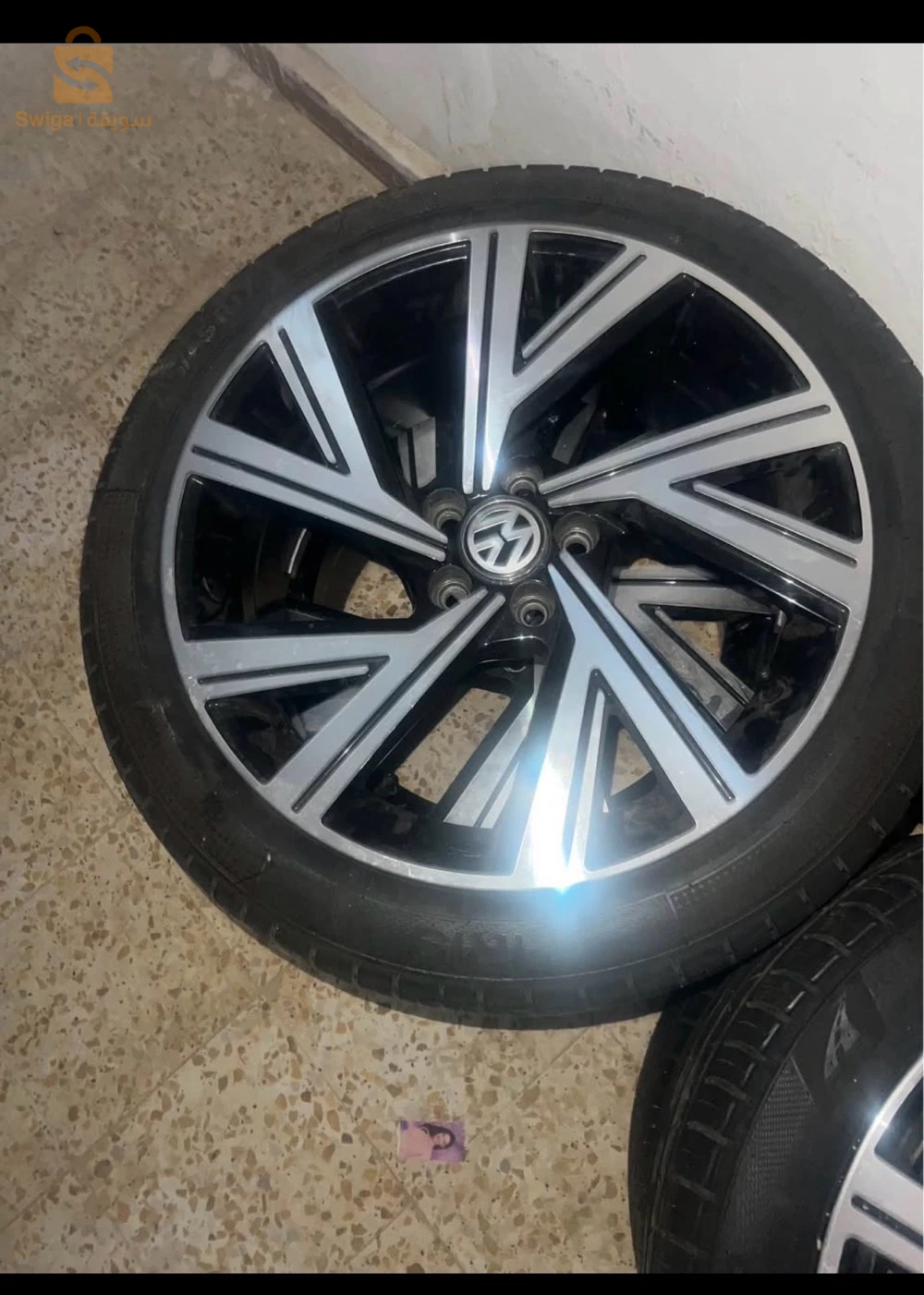 كاين 4عجلات ايريس215/45/17 ماشيين شهر فقط مزال جدد