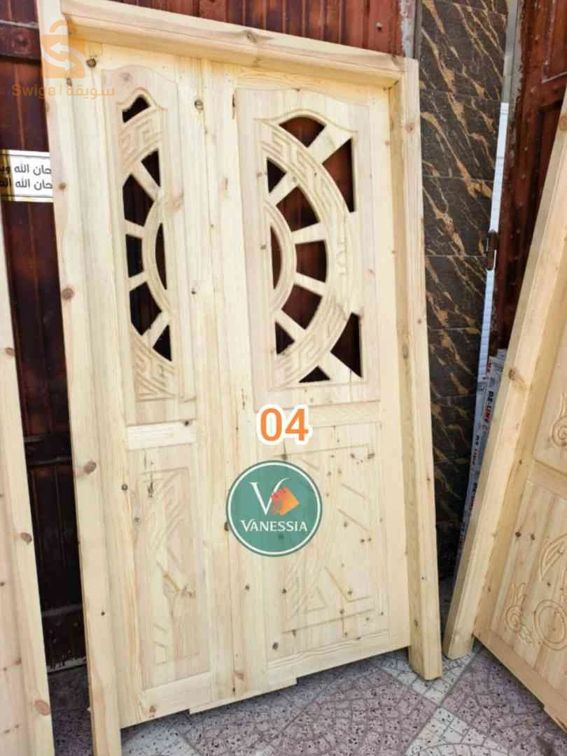 Porte Salon en bois rouge avec cadre