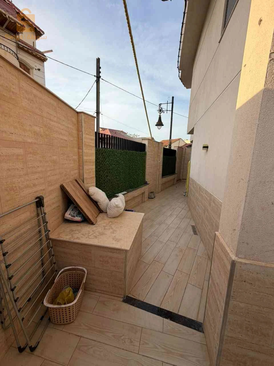 loue un duplex dans une résidence surviller