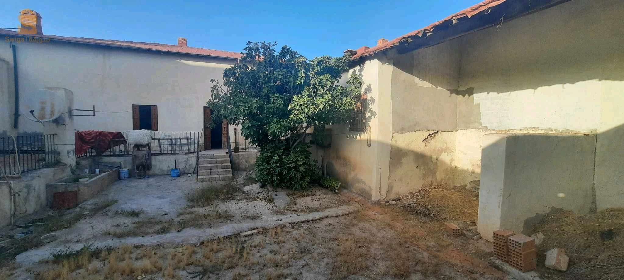 فيلا ل بيع في مسكينة فيل عرض جميل جدا مساحة الارض فيها 656و دار فيها 400متر معا عقد ا
الملكيه فرصه رائعه للاستثمار او للعيش رقم الهاتف 0558408594_0656837254